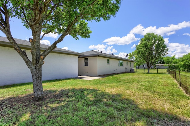 943 Lone Star Rd, Whitesboro, TX 76273 - view of yard featuring central AC