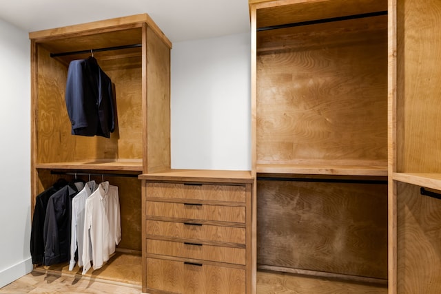 9415 Hill View Dr, Dallas, TX 75231 - view of spacious closet