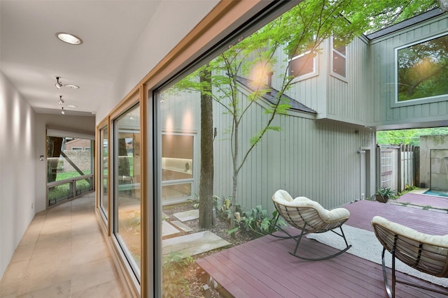 957 Easton Pl, Dallas, TX 75218 - view of wooden deck