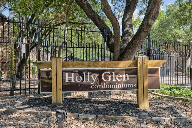 7525 Holly Hill Dr Unit 17, Dallas, TX 75231 - community / neighborhood sign featuring fence