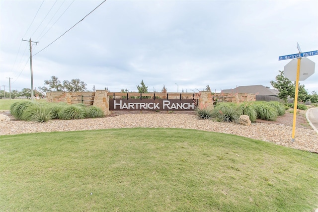 816 Killam Dr, Temple, TX 76502 - community sign featuring a yard