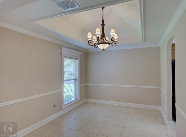 2116 Landau Ln, Bossier City, LA 71111 - full bath featuring wallpapered walls, tile patterned floors, toilet, vanity, and crown molding