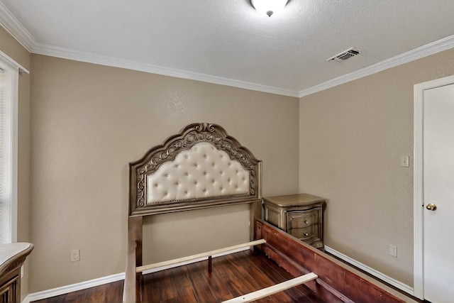 208 Lydia Cir, Irving, TX 75060 - bedroom featuring wood finished floors, crown molding, and baseboards