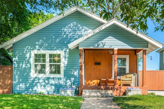 922 S Waverly Dr, Dallas, TX 75208 - view of front facade featuring a porch