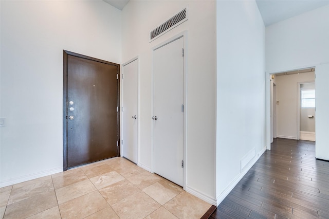 1600 Railhead Pl, Carrollton, TX 75007 - foyer entrance featuring a high ceiling and baseboards