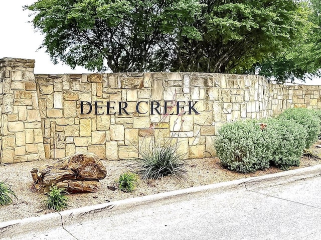 10028 Quail Glen Dr, Fort Worth, TX 76140 - view of community sign