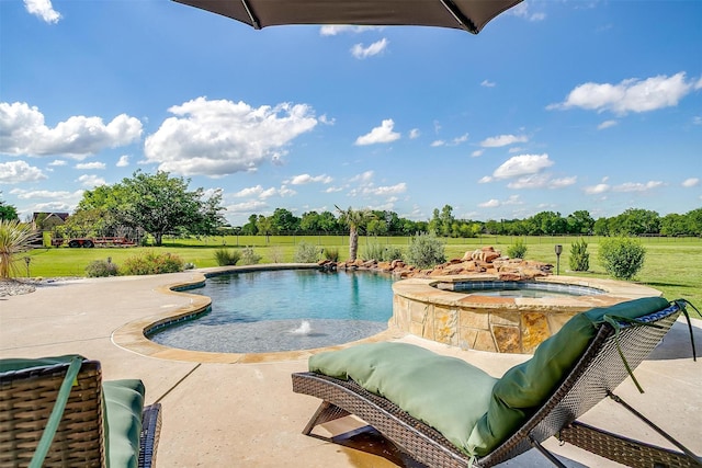 122 King Ranch Ct, Fort Worth, TX 76108 - view of swimming pool with a patio and a pool with connected hot tub
