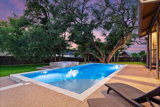 10031 Tumbling Trl, Waco, TX 76657 - view of pool with an in-ground hot tub and a patio