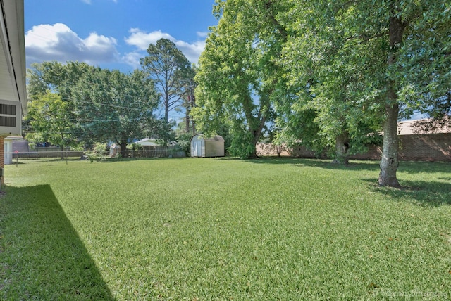 3315 Surrey Rd, Shreveport, LA 71105 - view of yard featuring a storage shed