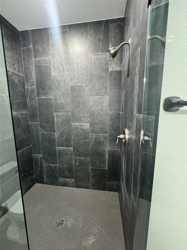 211 N 4th St, Grandview, TX 76050 - bathroom with a shower stall