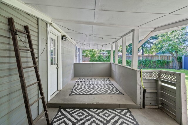 1217 Hawthorne Ave, Fort Worth, TX 76110 - view of unfurnished sunroom