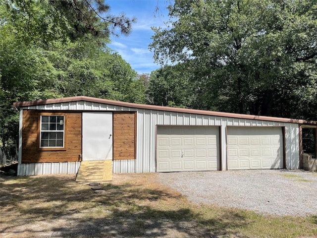 190 Fcr 192, Streetman, TX 75859 - garage with gravel driveway