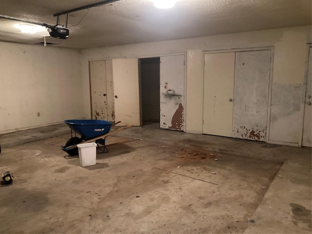 12735 County Road 2922, Eustace, TX 75124 - garage featuring a garage door opener