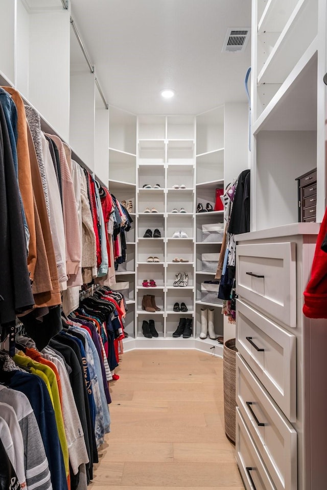 2200 Sandalwood Dr, Prosper, TX 75078 - walk in closet featuring light wood-style floors