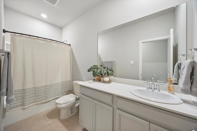252 Rosewood Dr, Lavon, TX 75166 - bathroom featuring toilet, vanity, and shower / bathtub combination with curtain