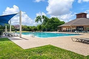 3400 Glen Crest Ln, Denton, TX 76208 - community pool with a patio area