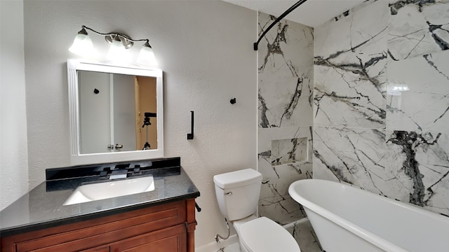 108 Meadowcrest Dr, Desoto, TX 75115 - full bath with a soaking tub, vanity, and toilet