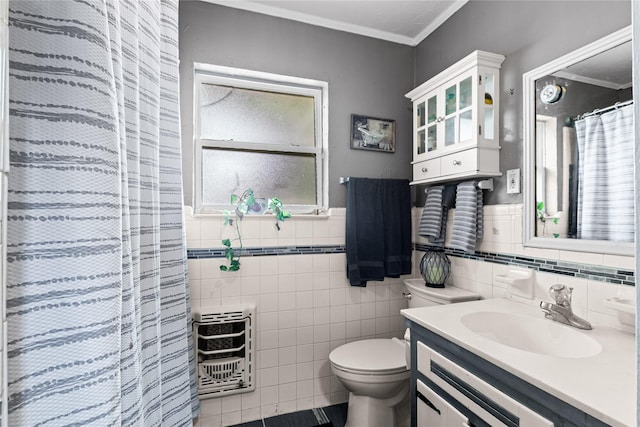 5016 Wyoming Trl, North Richland Hills, TX 76180 - full bath featuring heating unit, tile walls, toilet, a shower with shower curtain, and vanity