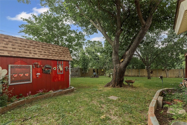 5016 Wyoming Trl, North Richland Hills, TX 76180 - view of yard with an outdoor structure