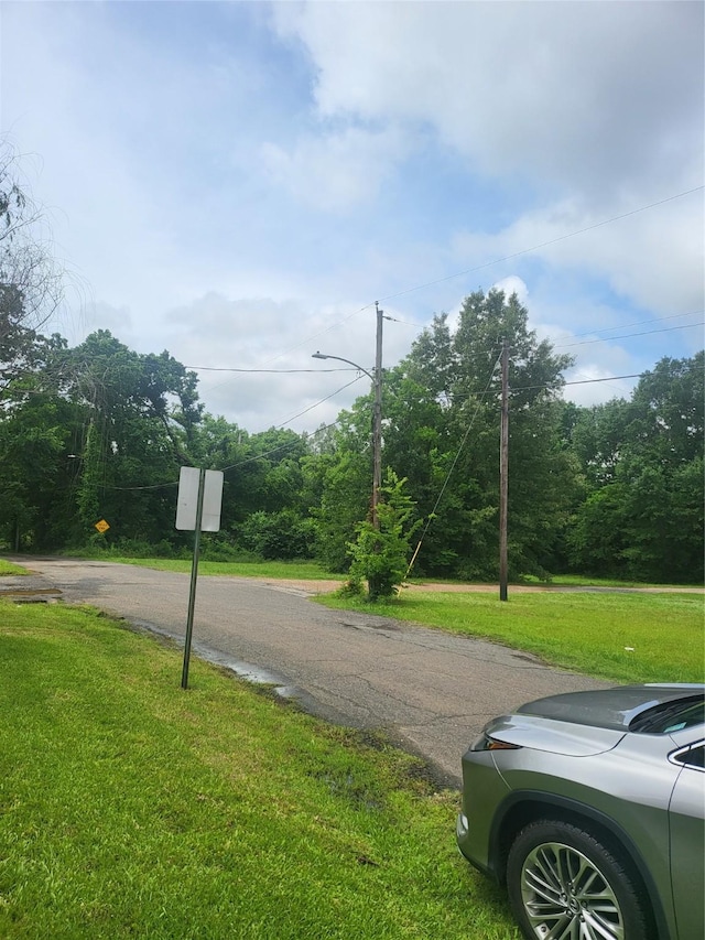 1724 Dickinson St, Shreveport, LA 71103 - view of asphalt street with street lighting