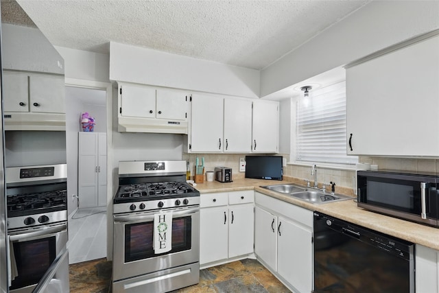 2433 Loyce Dr, Mesquite, TX 75149 - kitchen with black appliances, under cabinet range hood, a sink, a textured ceiling, and tasteful backsplash