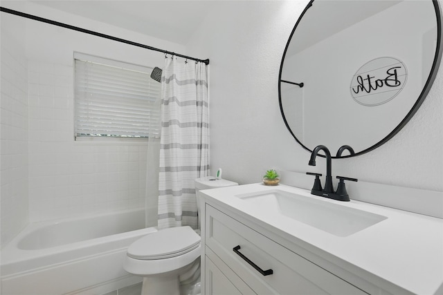 2433 Loyce Dr, Mesquite, TX 75149 - full bath with toilet, vanity, and shower / tub combo