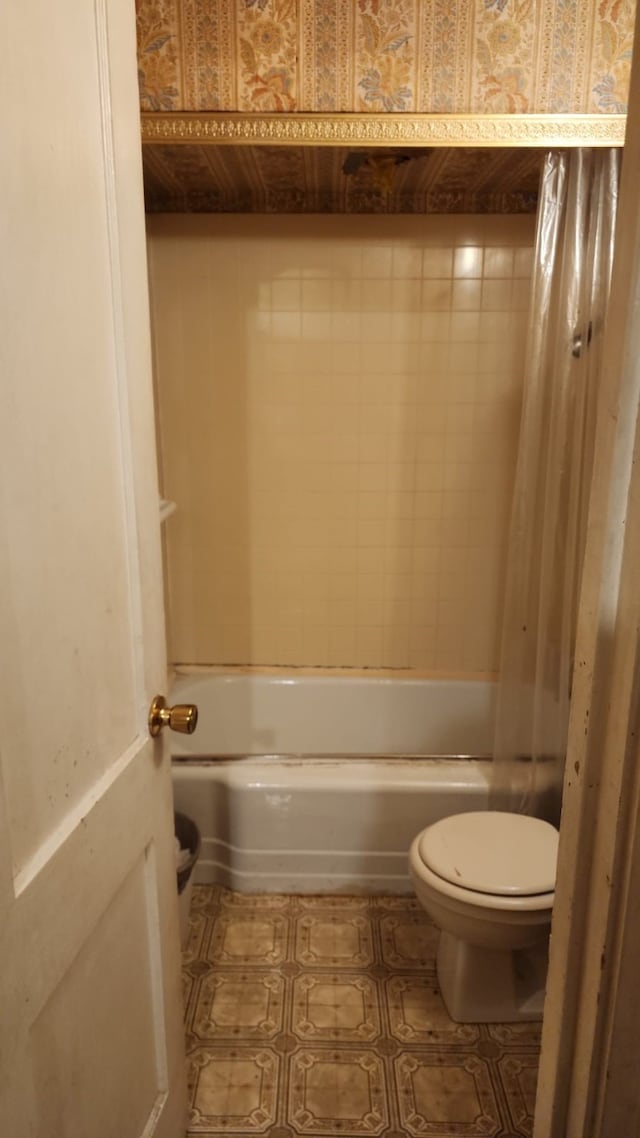 full bath with toilet and  shower combination