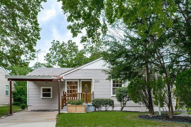 2839 Ruidosa Ave, Dallas, TX 75228 - view of front facade featuring concrete driveway and a front lawn
