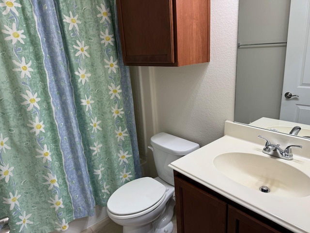 7421 Kite Ln, Frisco, TX 75036 - bathroom with toilet, curtained shower, and vanity