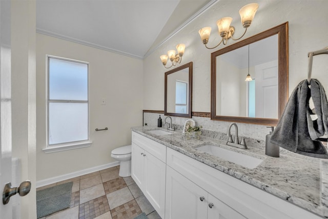 2802 Glen Ridge Dr, Arlington, TX 76016 - full bath featuring lofted ceiling, double vanity, toilet, a chandelier, and crown molding