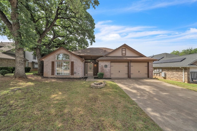 2802 Glen Ridge Dr, Arlington, TX 76016 - ranch-style home with brick siding, an attached garage, concrete driveway, and a front lawn
