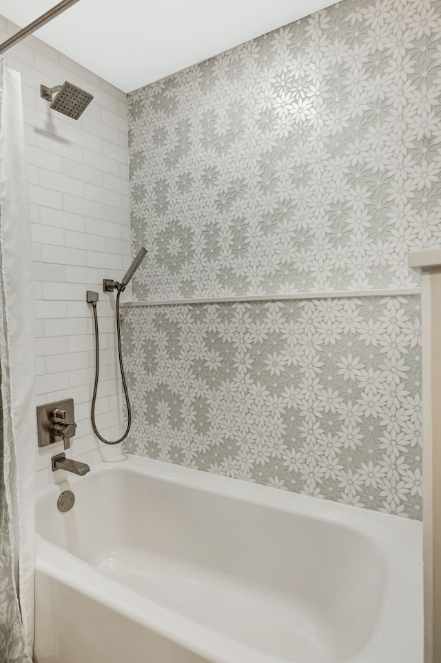 405 Martin Ln, Euless, TX 76040 - full bath with shower / bath combination with curtain and wallpapered walls