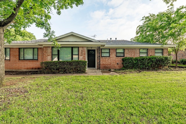 600 Circleview Dr N, Hurst, TX 76054 - single story home with a front lawn and brick siding