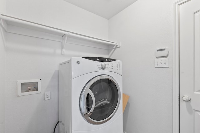 813 Canyon Pl, Desoto, TX 75115 - laundry area with washer / clothes dryer