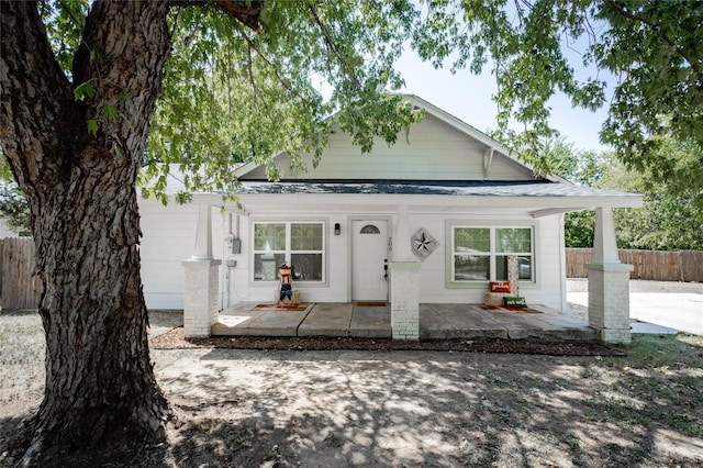 200 S Mimosa St, Paradise, TX 76073 - view of front facade with fence and covered porch