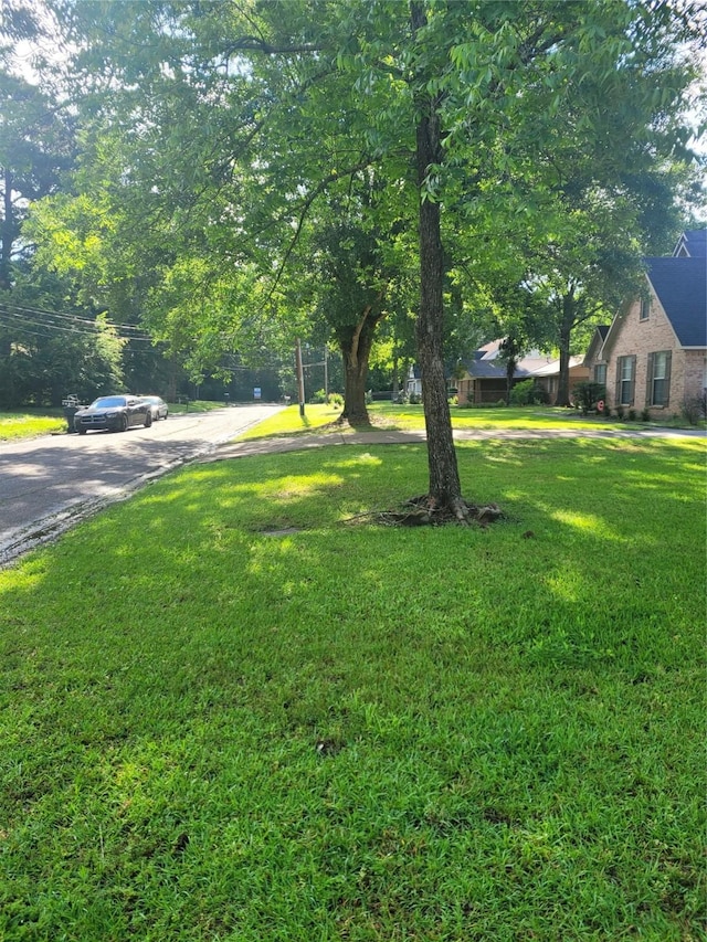 6313 Westwood Rd, Shreveport, LA 71129 - view of grassy yard