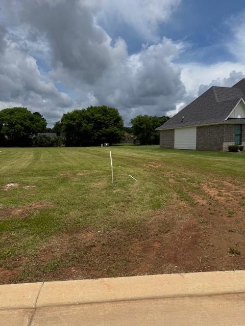 323 Newport Ln, Benton, LA 71006