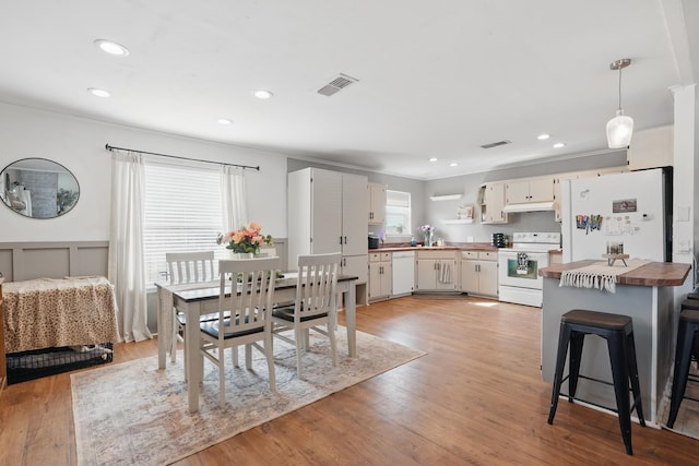 4602 Marlboro Dr, Abilene, TX 79606 - dining room featuring light wood-type flooring and recessed lighting