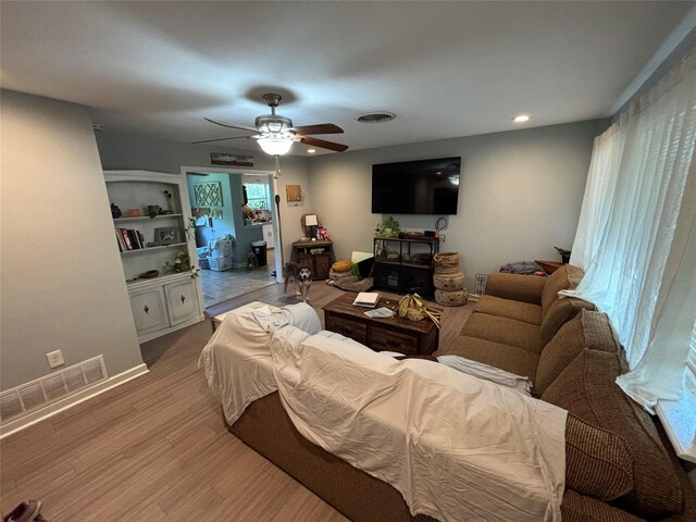4233 Ridgecrest Cir, Lake Worth, TX 76135 - living room featuring light wood-type flooring, ceiling fan, and recessed lighting