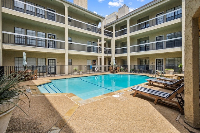 4800 W Lovers Ln Unit 113, Dallas, TX 75209 - community pool with fence and a patio