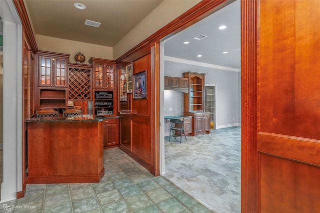 532 Hunters Run, Bossier City, LA 71111 - bar featuring crown molding, recessed lighting, and baseboards