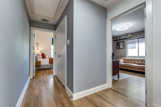 5006 Mission Ave, Dallas, TX 75206 - hall with light wood-type flooring and baseboards