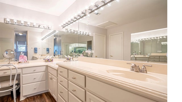 4536 Overlook Ct, Granbury, TX 76049 - full bath with double vanity and wood finished floors