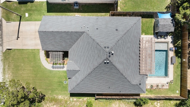 2610 Austin Dr, Granbury, TX 76048 - view from above of property featuring a pool