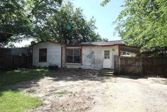 6645 Onyx Dr N, North Richland Hills, TX 76180 - rear view of house featuring fence and cooling unit