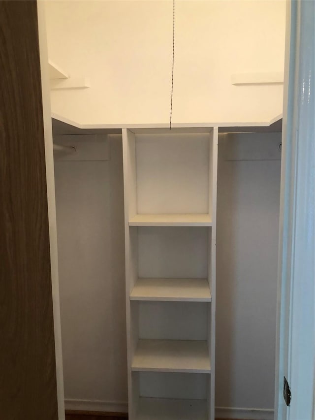 608 Spinner Rd, Desoto, TX 75115 - view of walk in closet