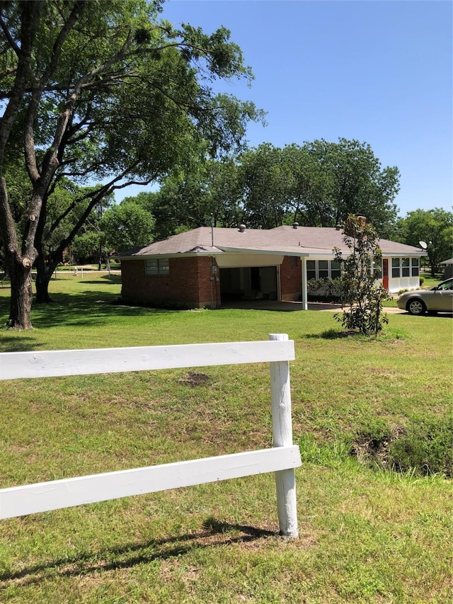 608 Spinner Rd, Desoto, TX 75115 - ranch-style home with a front lawn