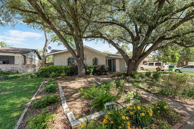 240 N Bryan Pl, Mesquite, TX 75149 - view of front of house with brick siding