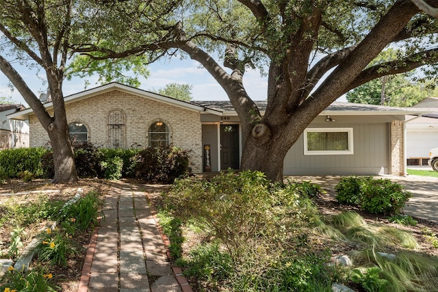 240 N Bryan Pl, Mesquite, TX 75149 - view of front of home with brick siding