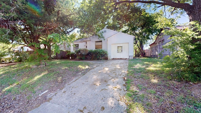 3243 Arizona Ave, Dallas, TX 75216 - view of front of house with fence